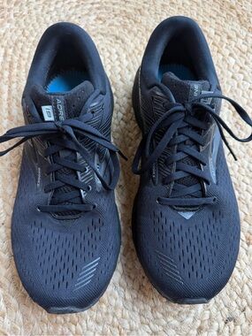 Brooks Adrenaline GTS 19 Triple Black Running Shoes Sz 10 Men’s